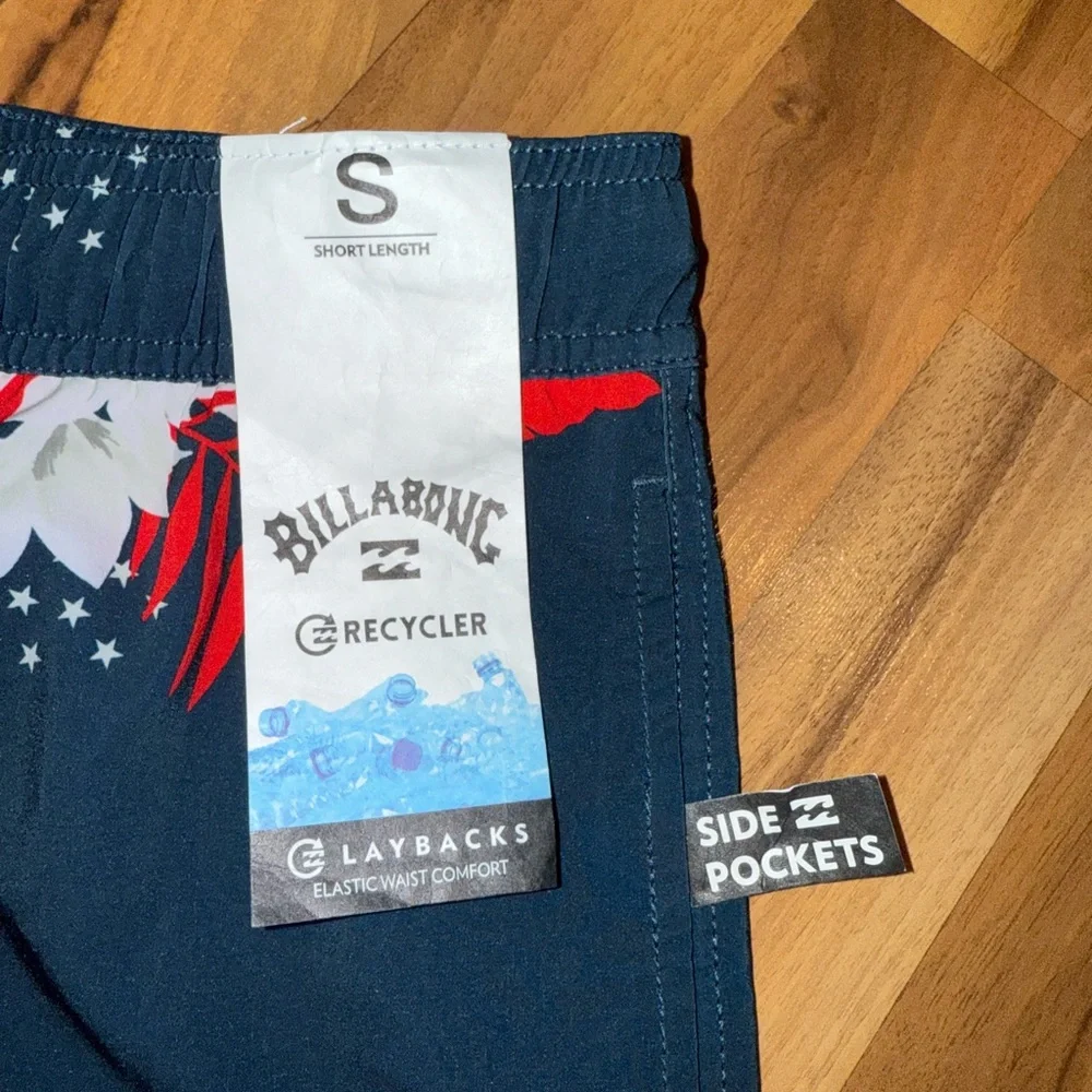 Billabong‎ size small shorts swim, elastic waist America USA, flag bathing suit